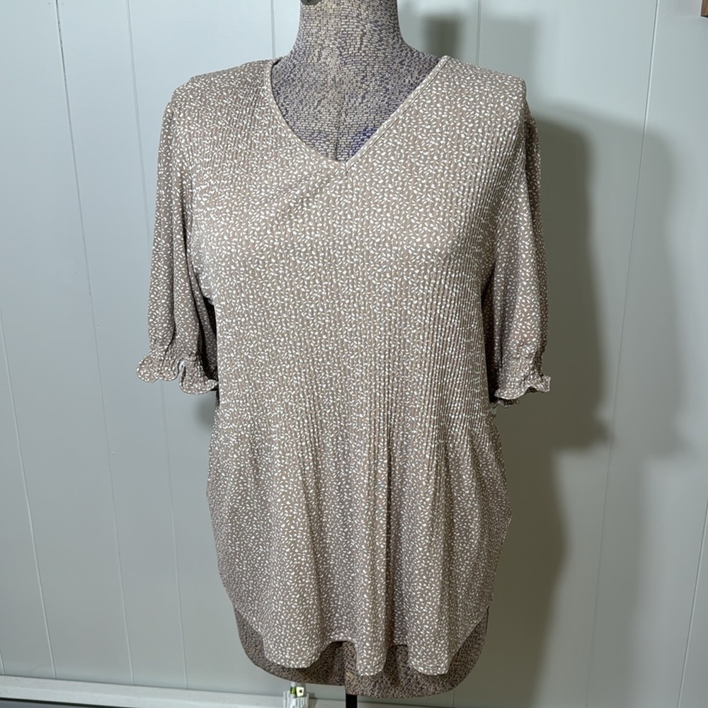 Adrianna Papell NWT Womens XL Tan and White Short Sleeve Blouse Stretchy